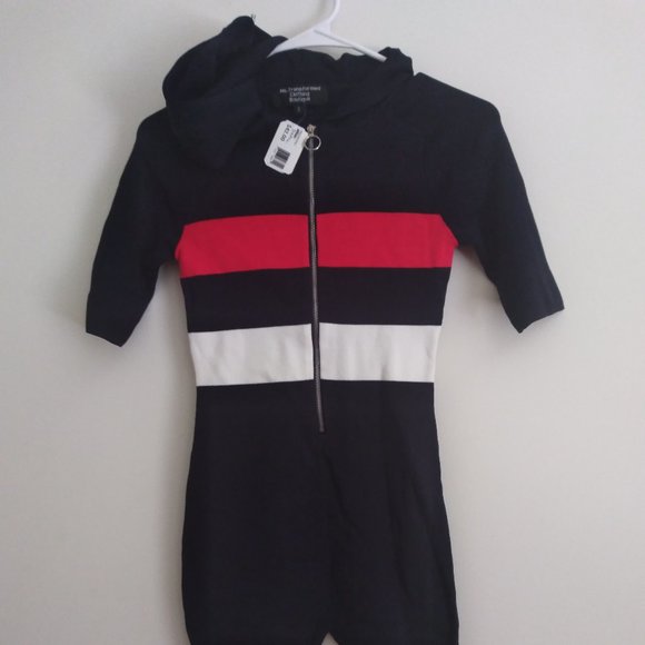 Short sleeved shorts jumpsuit. - Picture 1 of 4